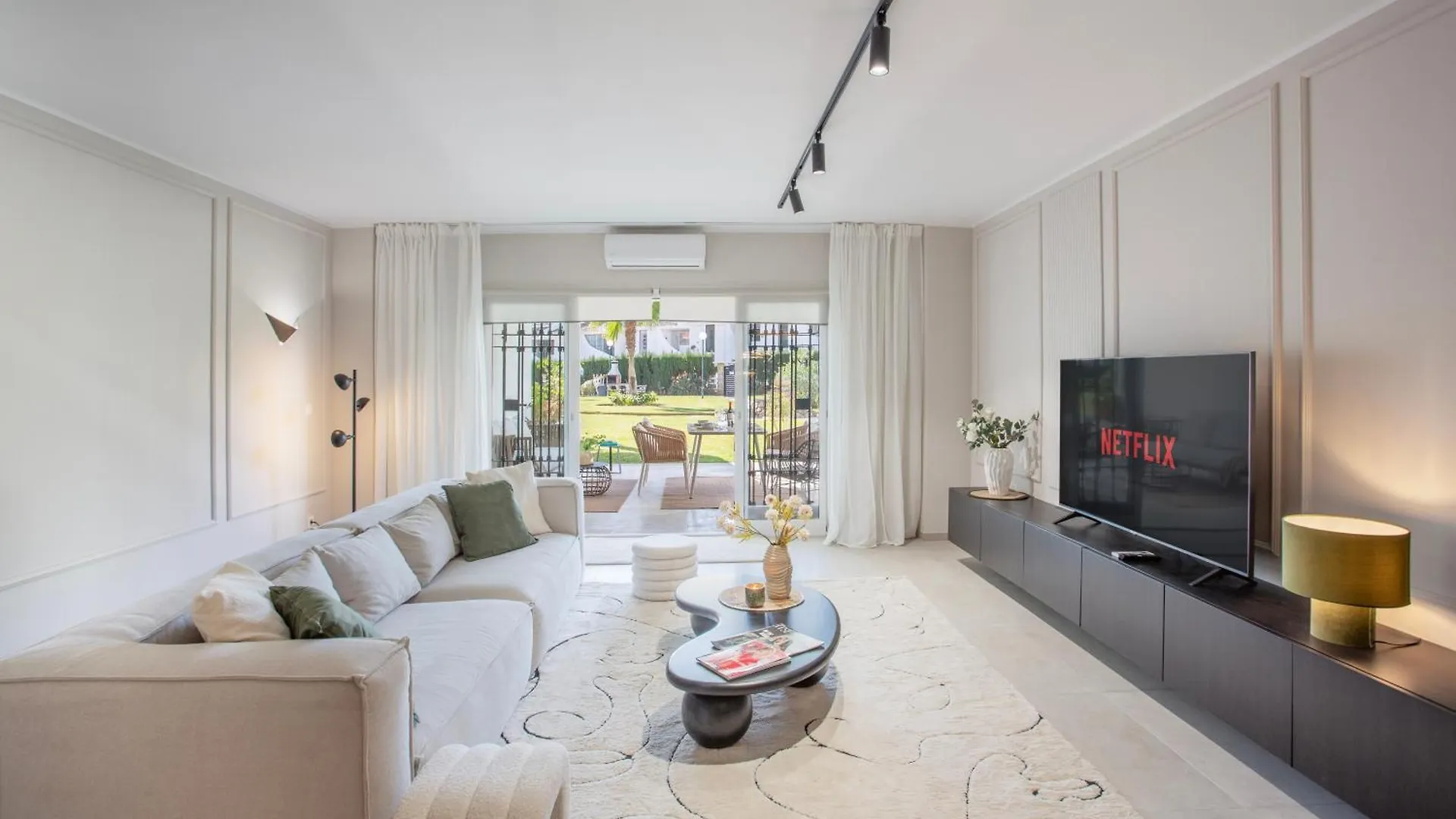 Cherry Garden Apartment Sitio de Calahonda